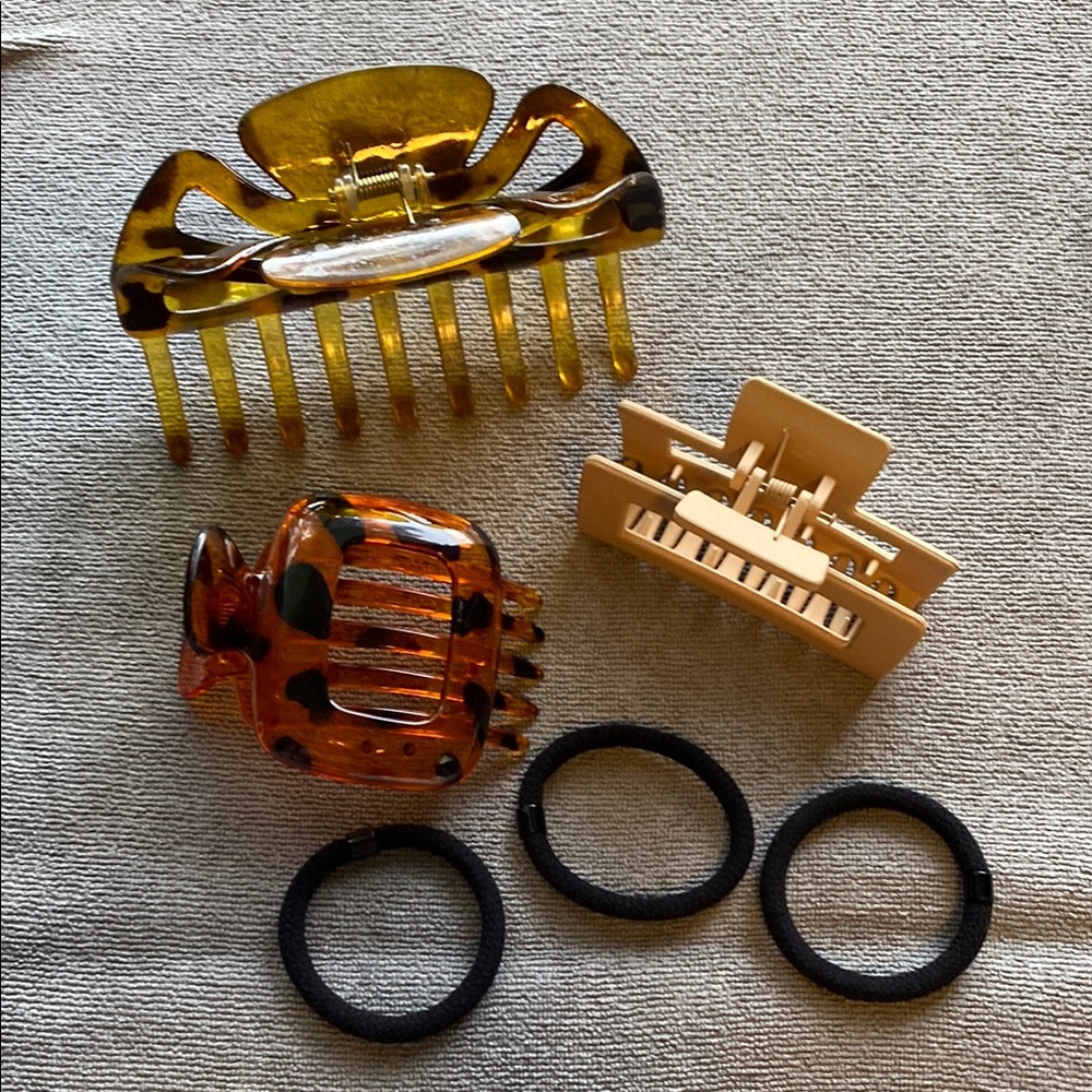 Set of Hair Clips and Hair Ties